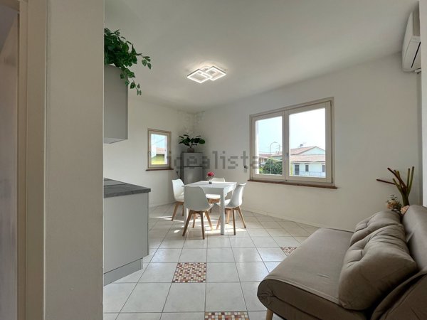 appartamento in vendita a Peschiera del Garda in zona Dolci