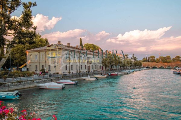 appartamento in vendita a Peschiera del Garda