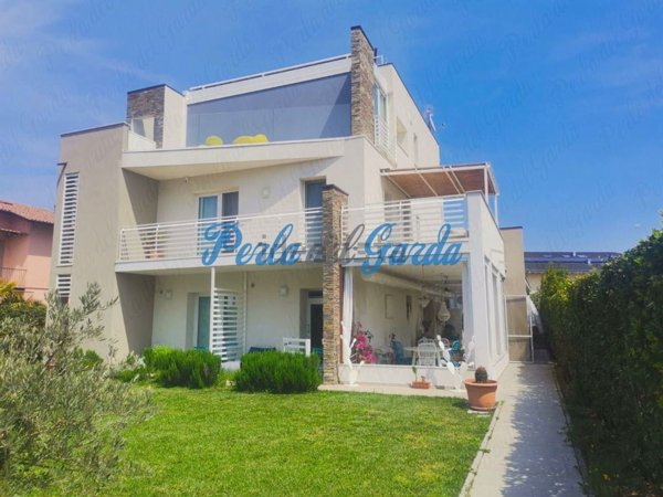 casa indipendente in vendita a Peschiera del Garda
