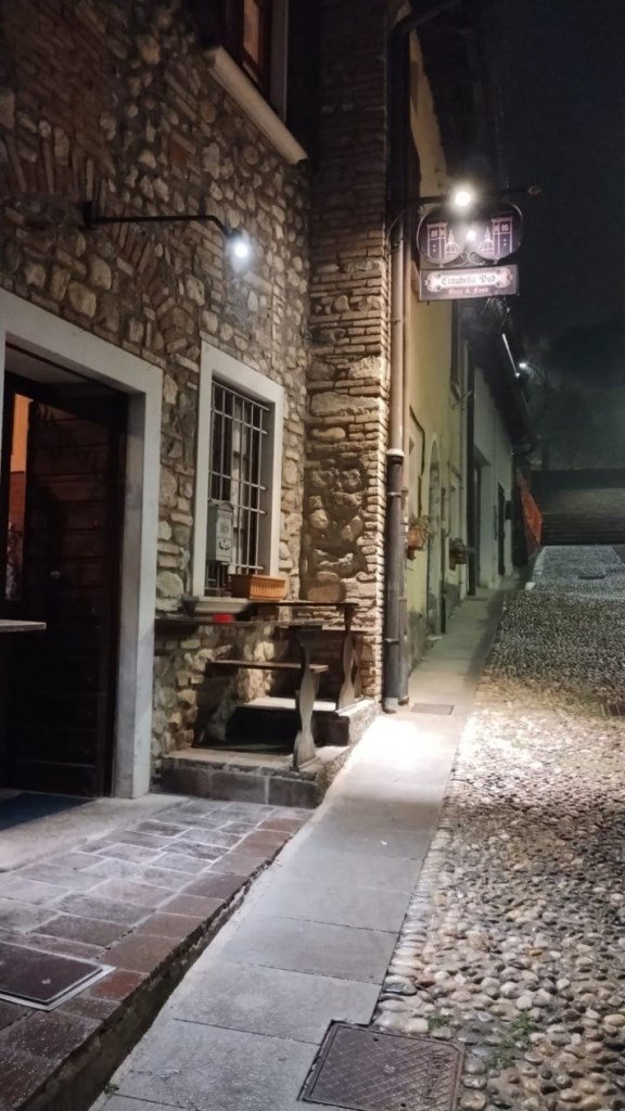 negozio in vendita a Peschiera del Garda