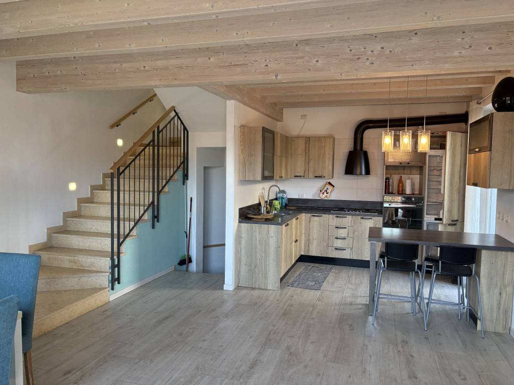 casa indipendente in vendita a Peschiera del Garda