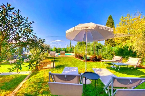 casa indipendente in vendita a Peschiera del Garda
