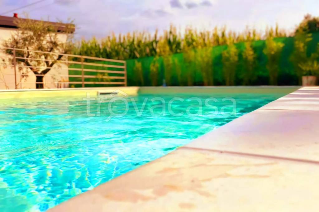 casa indipendente in vendita a Peschiera del Garda