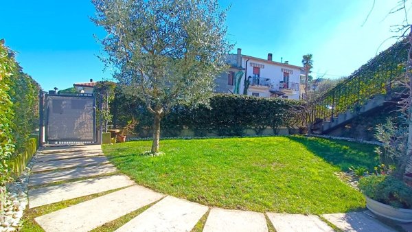 appartamento in vendita a Peschiera del Garda