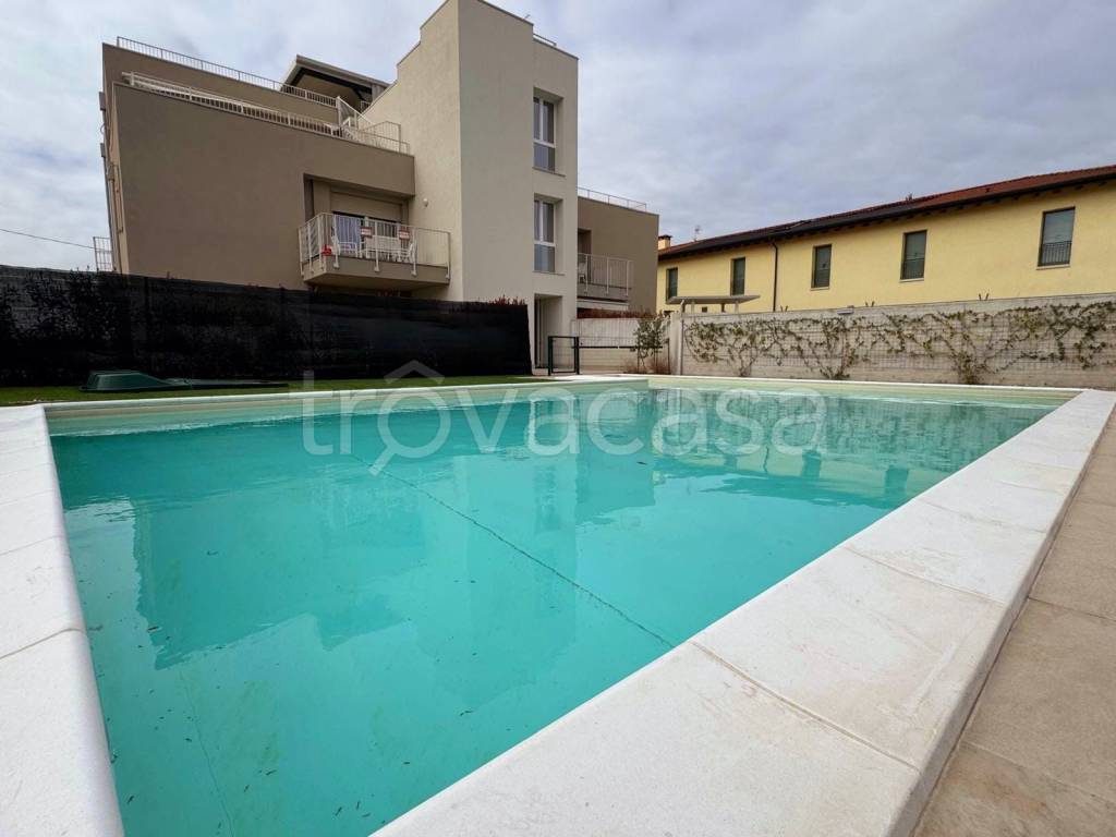 appartamento in vendita a Peschiera del Garda in zona San Benedetto di Lugana