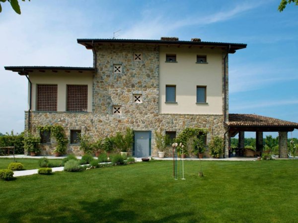 casa indipendente in vendita a Peschiera del Garda