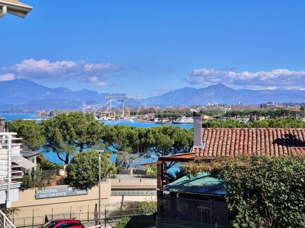 appartamento in vendita a Peschiera del Garda