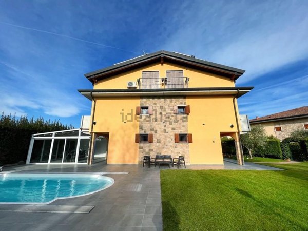 casa indipendente in vendita a Peschiera del Garda