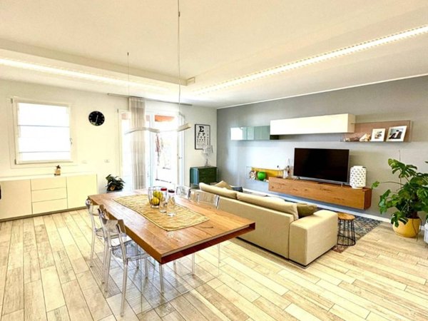 appartamento in vendita a Peschiera del Garda in zona San Benedetto di Lugana