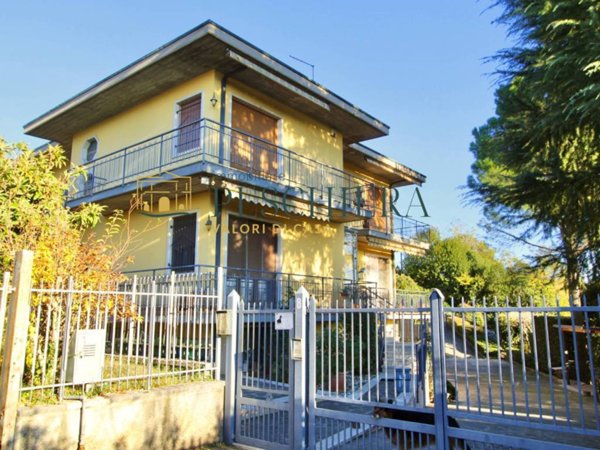 casa indipendente in vendita a Peschiera del Garda