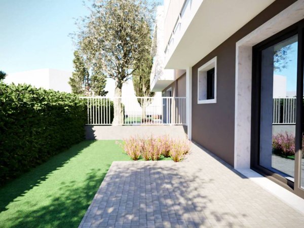 casa indipendente in vendita a Peschiera del Garda