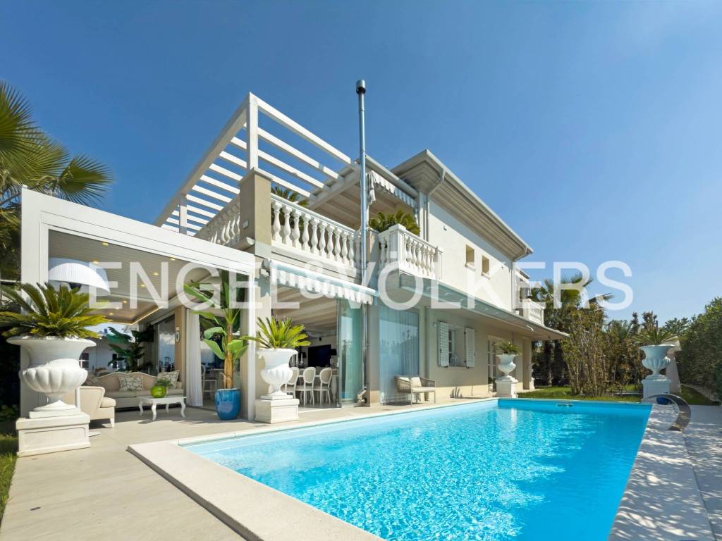 casa indipendente in vendita a Peschiera del Garda