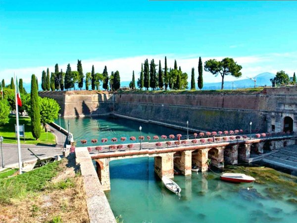 appartamento in vendita a Peschiera del Garda