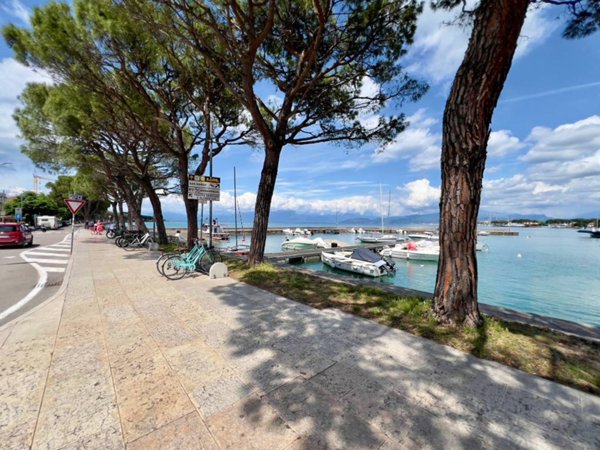 appartamento in vendita a Peschiera del Garda