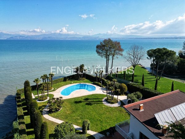 casa indipendente in vendita a Peschiera del Garda