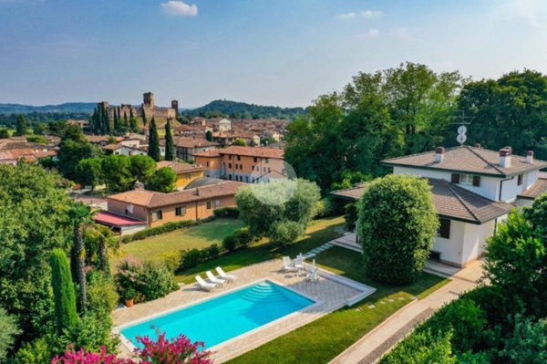casa indipendente in vendita a Peschiera del Garda in zona Dolci