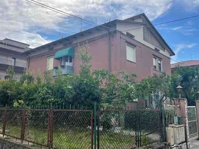 appartamento in vendita a Peschiera del Garda in zona San Benedetto di Lugana
