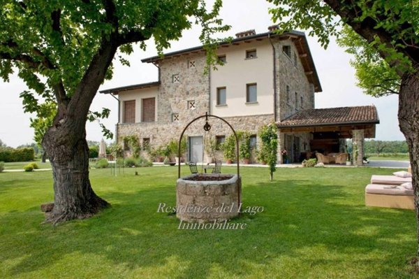 casa indipendente in vendita a Peschiera del Garda