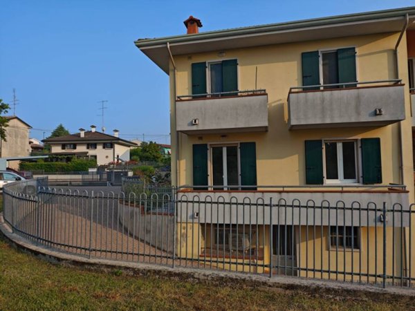 appartamento in vendita a Peschiera del Garda