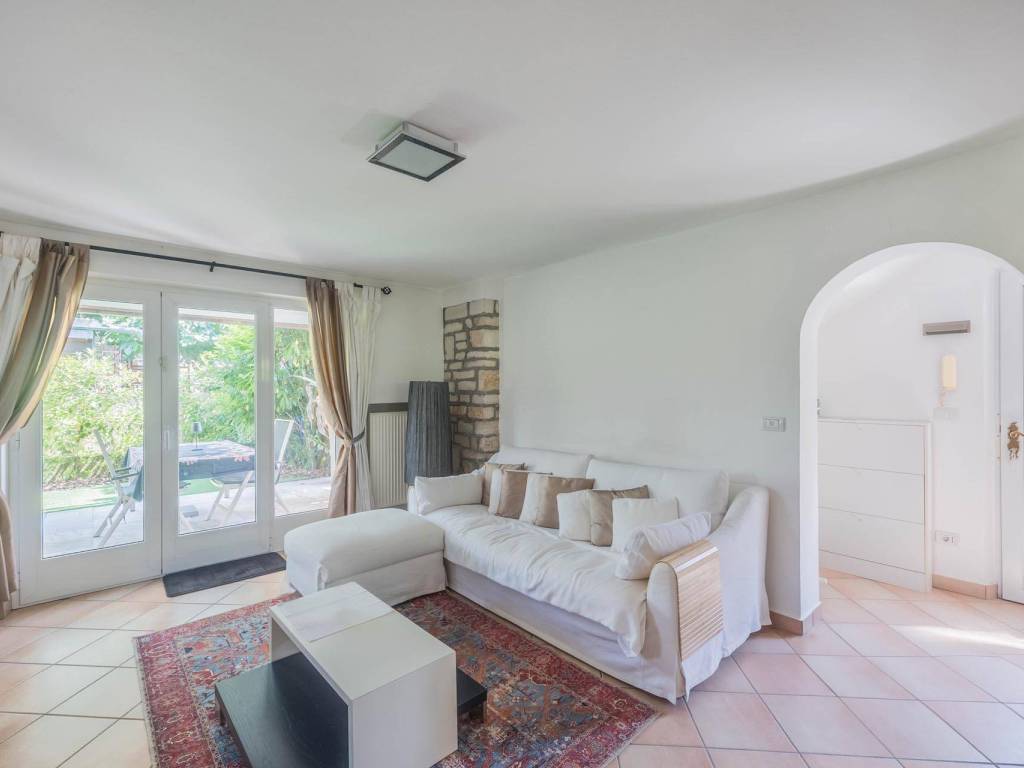 appartamento in vendita a Peschiera del Garda