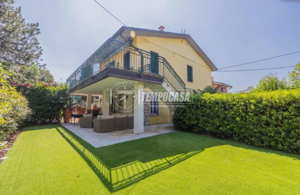 casa indipendente in vendita a Peschiera del Garda