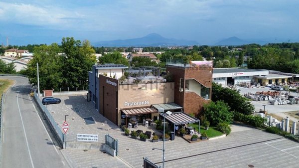 casa indipendente in vendita a Peschiera del Garda