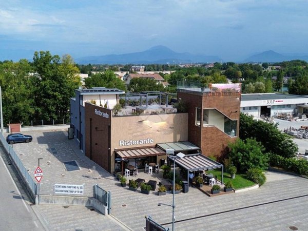 negozio in vendita a Peschiera del Garda