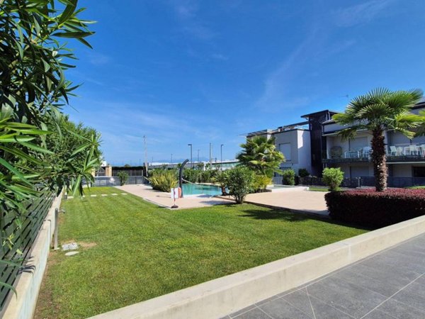 appartamento in vendita a Peschiera del Garda in zona San Benedetto di Lugana