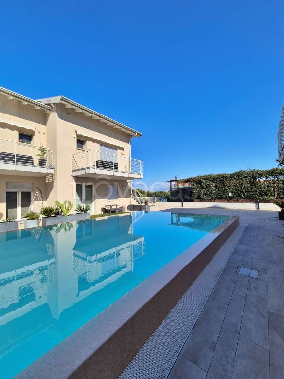 appartamento in vendita a Peschiera del Garda