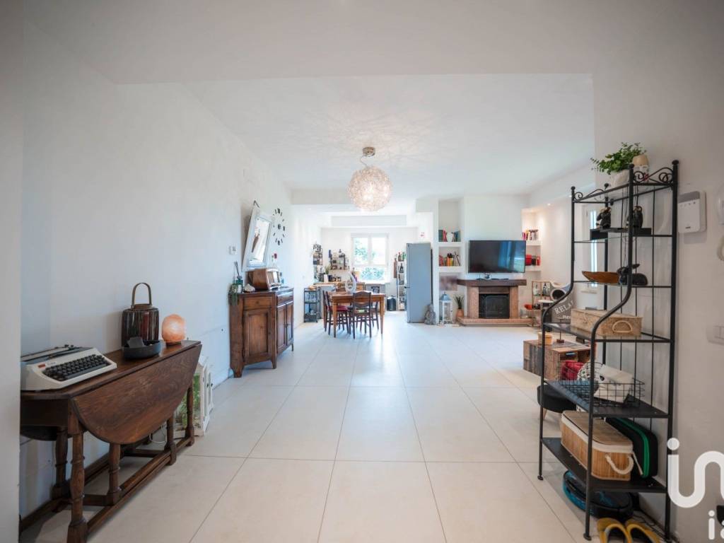 casa indipendente in vendita a Peschiera del Garda