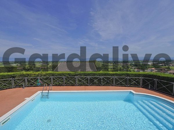 casa indipendente in vendita a Peschiera del Garda