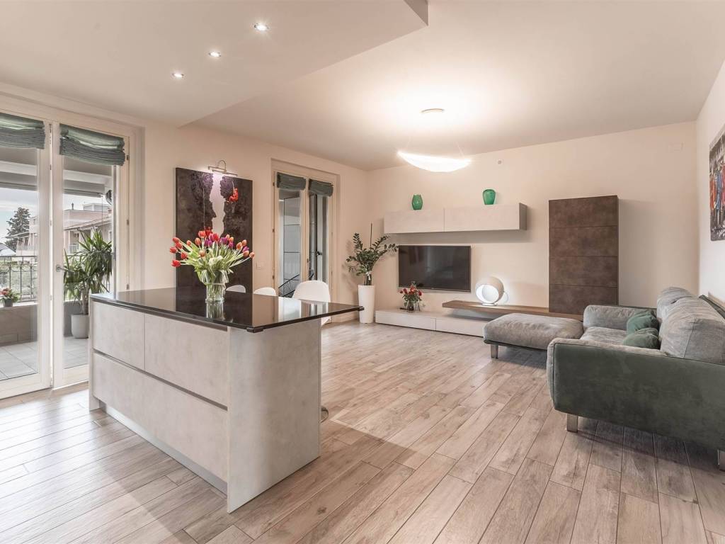 appartamento in vendita a Peschiera del Garda