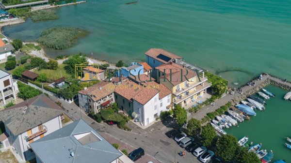casa indipendente in vendita a Peschiera del Garda