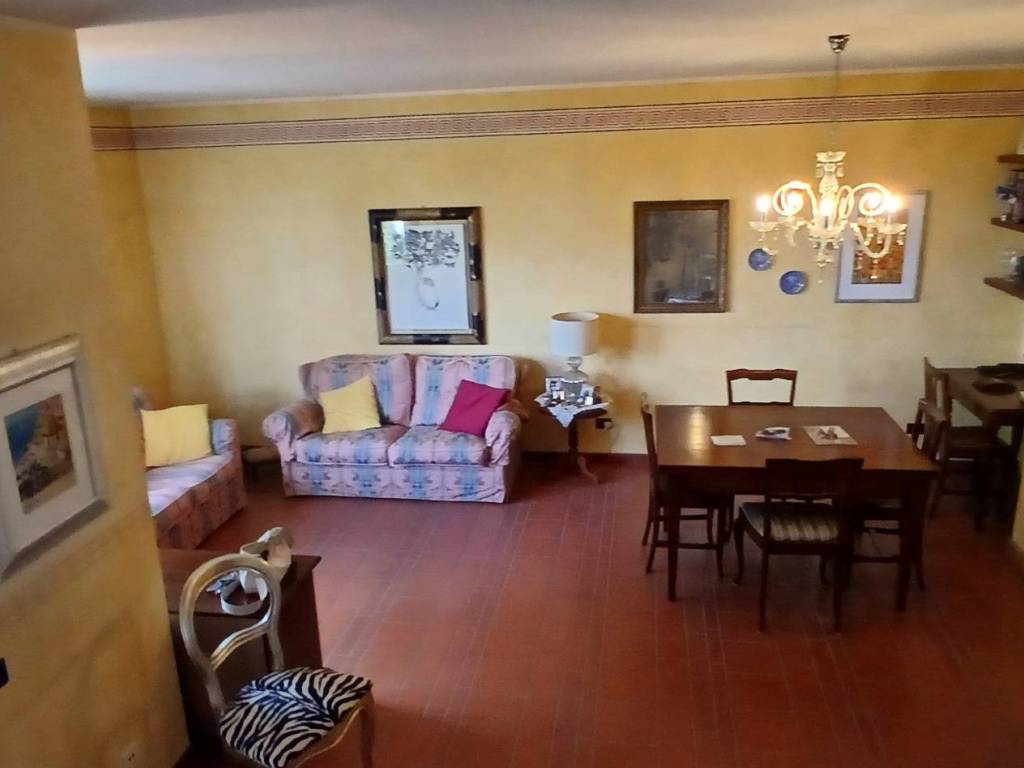 casa indipendente in vendita a Peschiera del Garda