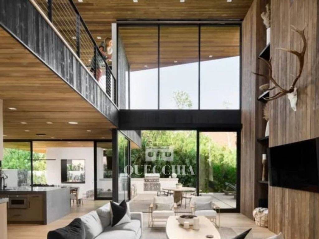 casa indipendente in vendita a Peschiera del Garda in zona Broglie