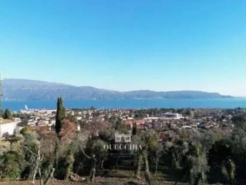 casa indipendente in vendita a Peschiera del Garda