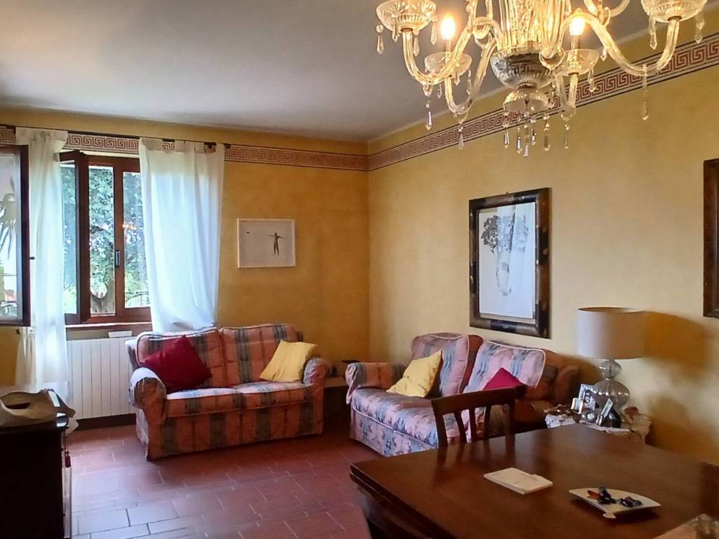 casa indipendente in vendita a Peschiera del Garda