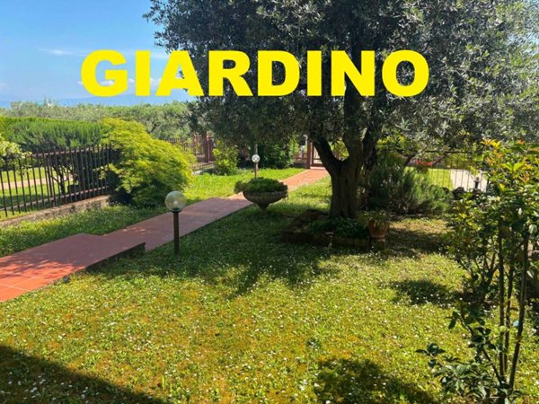 casa indipendente in vendita a Peschiera del Garda