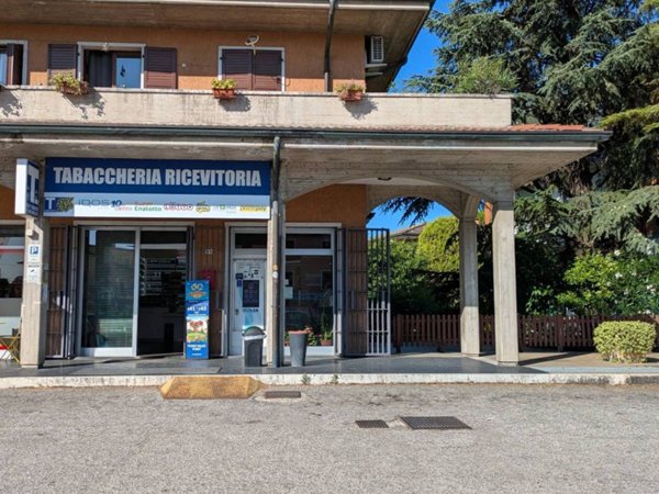 negozio in vendita a Peschiera del Garda