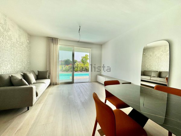 casa indipendente in vendita a Peschiera del Garda
