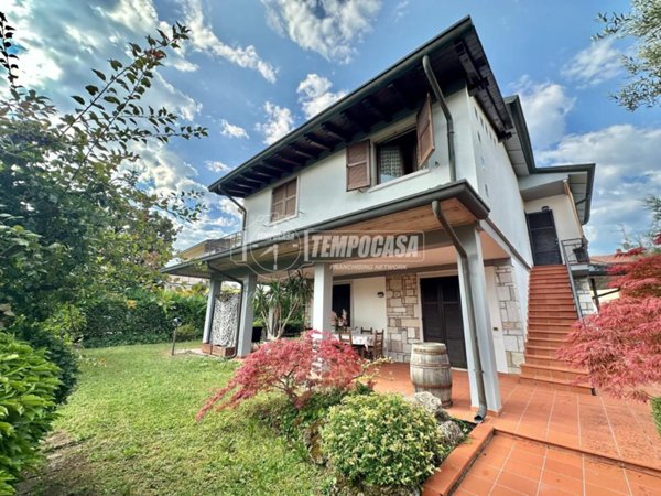 casa indipendente in vendita a Peschiera del Garda
