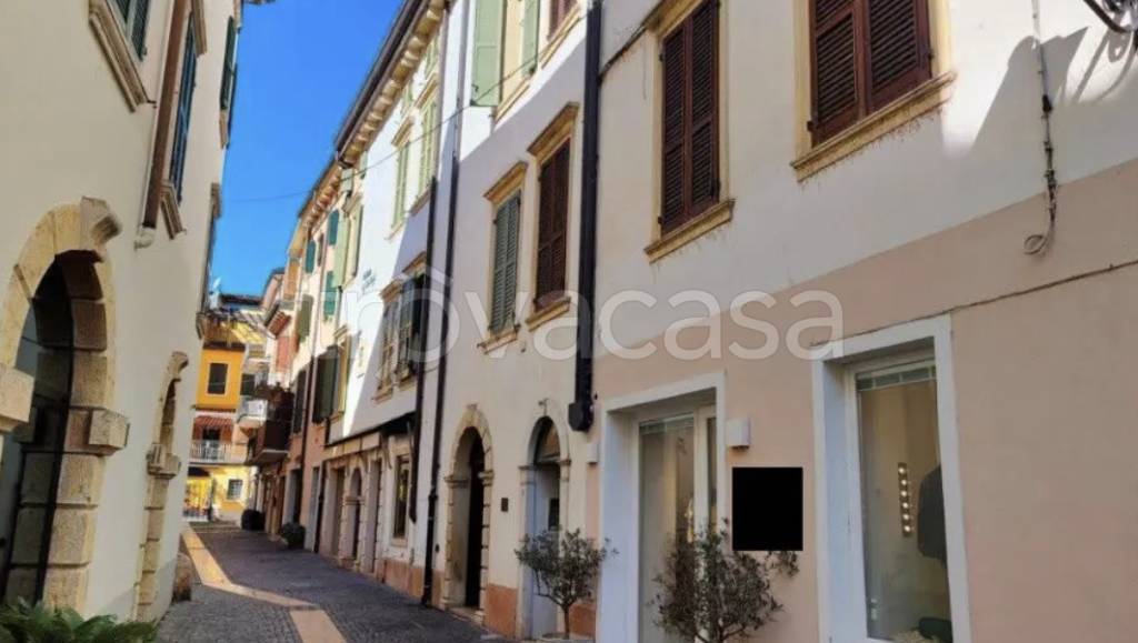 appartamento in vendita a Peschiera del Garda
