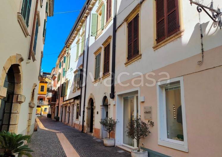 appartamento in vendita a Peschiera del Garda