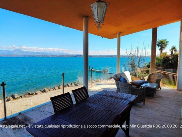 casa indipendente in vendita a Peschiera del Garda