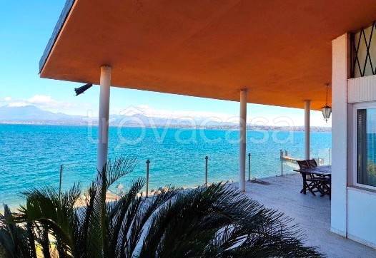 casa indipendente in vendita a Peschiera del Garda