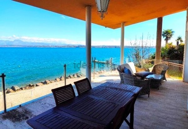 casa indipendente in vendita a Peschiera del Garda