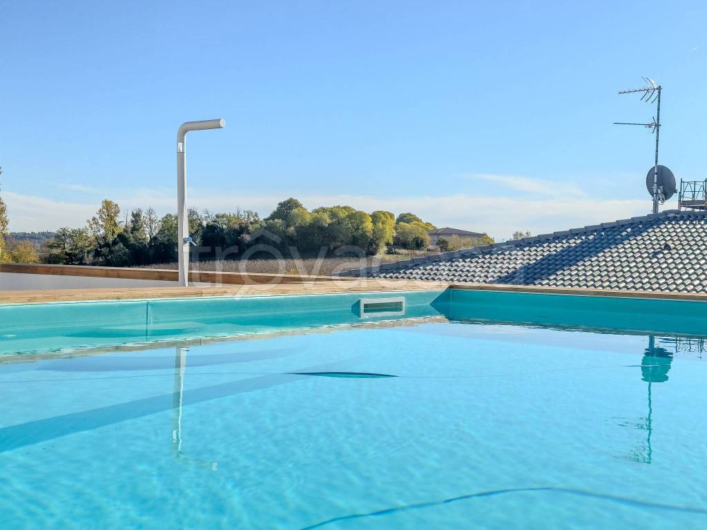 casa indipendente in vendita a Peschiera del Garda