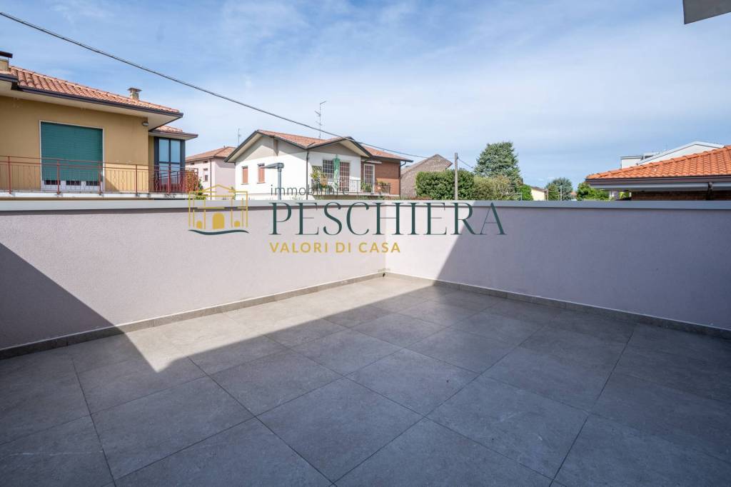appartamento in vendita a Peschiera del Garda in zona San Benedetto di Lugana