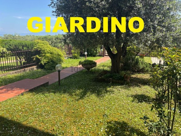 casa indipendente in vendita a Peschiera del Garda