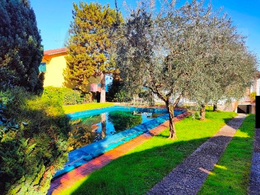 casa indipendente in vendita a Peschiera del Garda